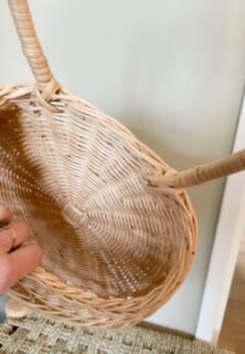Rattan basket to hang