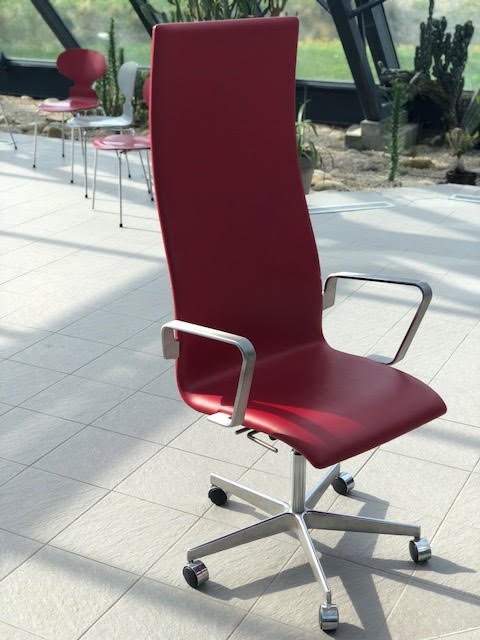With castors fritz hansen Arne Jacobsen oxford high back office chair