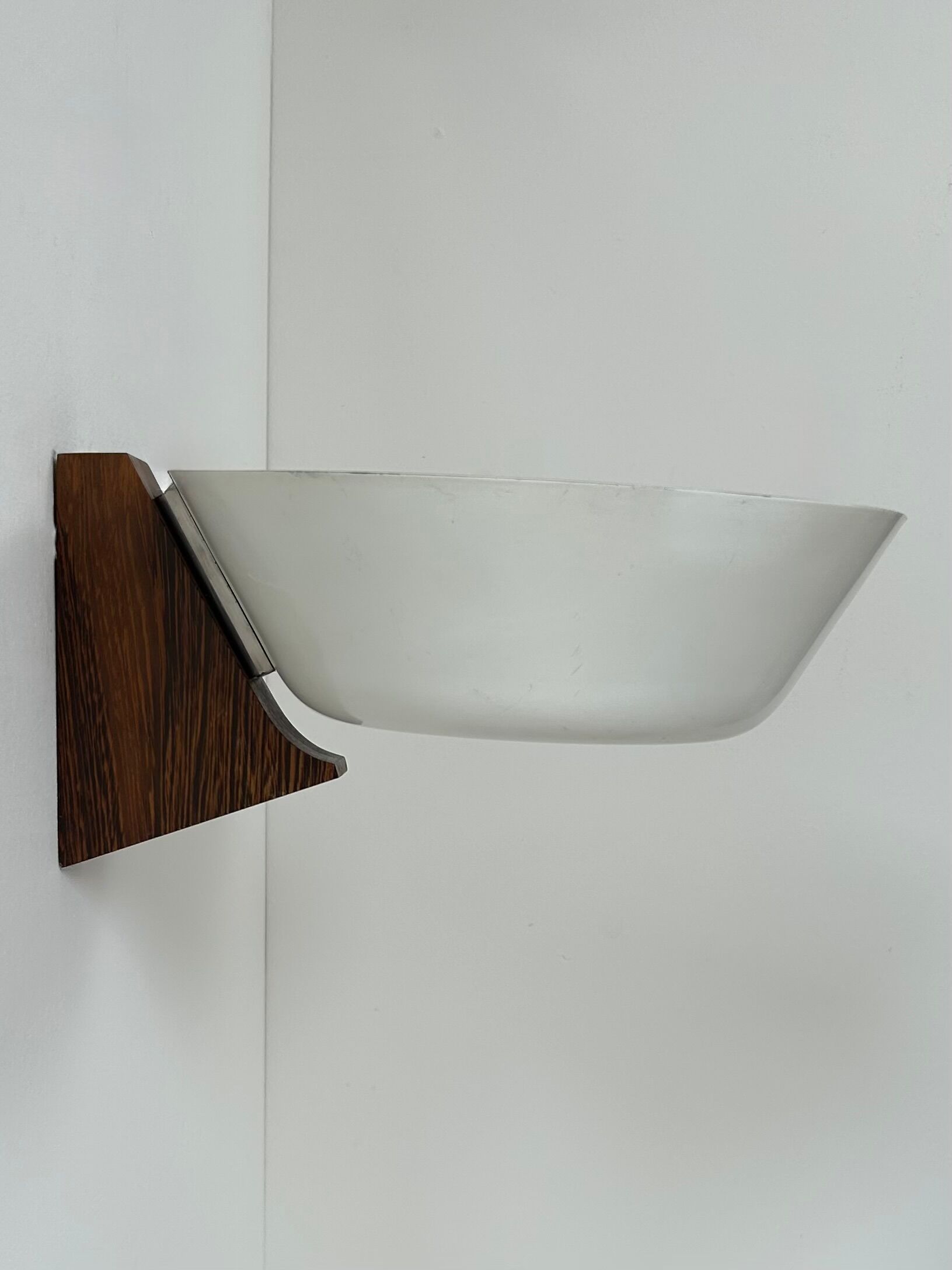 Vintage wall lamp, wood, chrome and white metal, Hagoort, Netherlands, 1960.