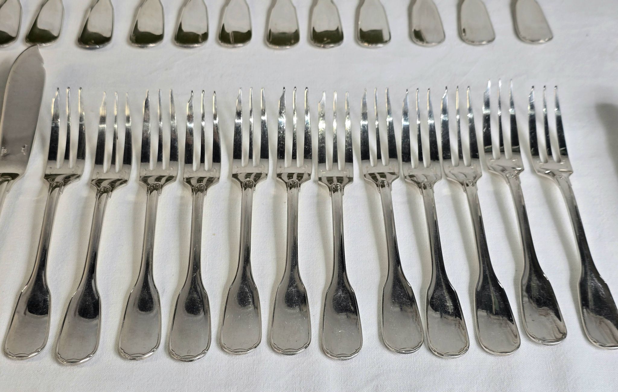 87-piece household cutlery set from Christofle, Versailles model, in metal.