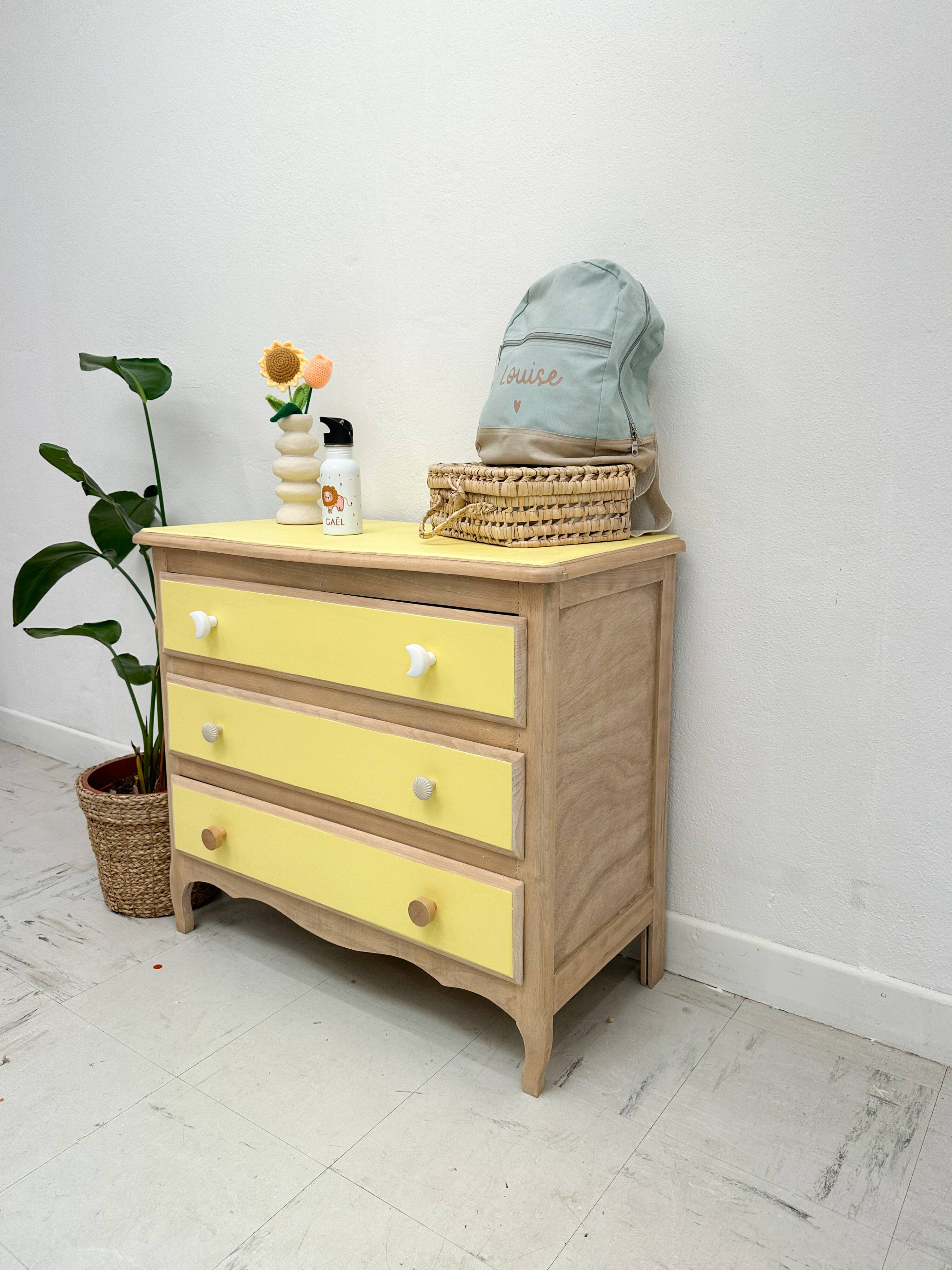 Banana Commode