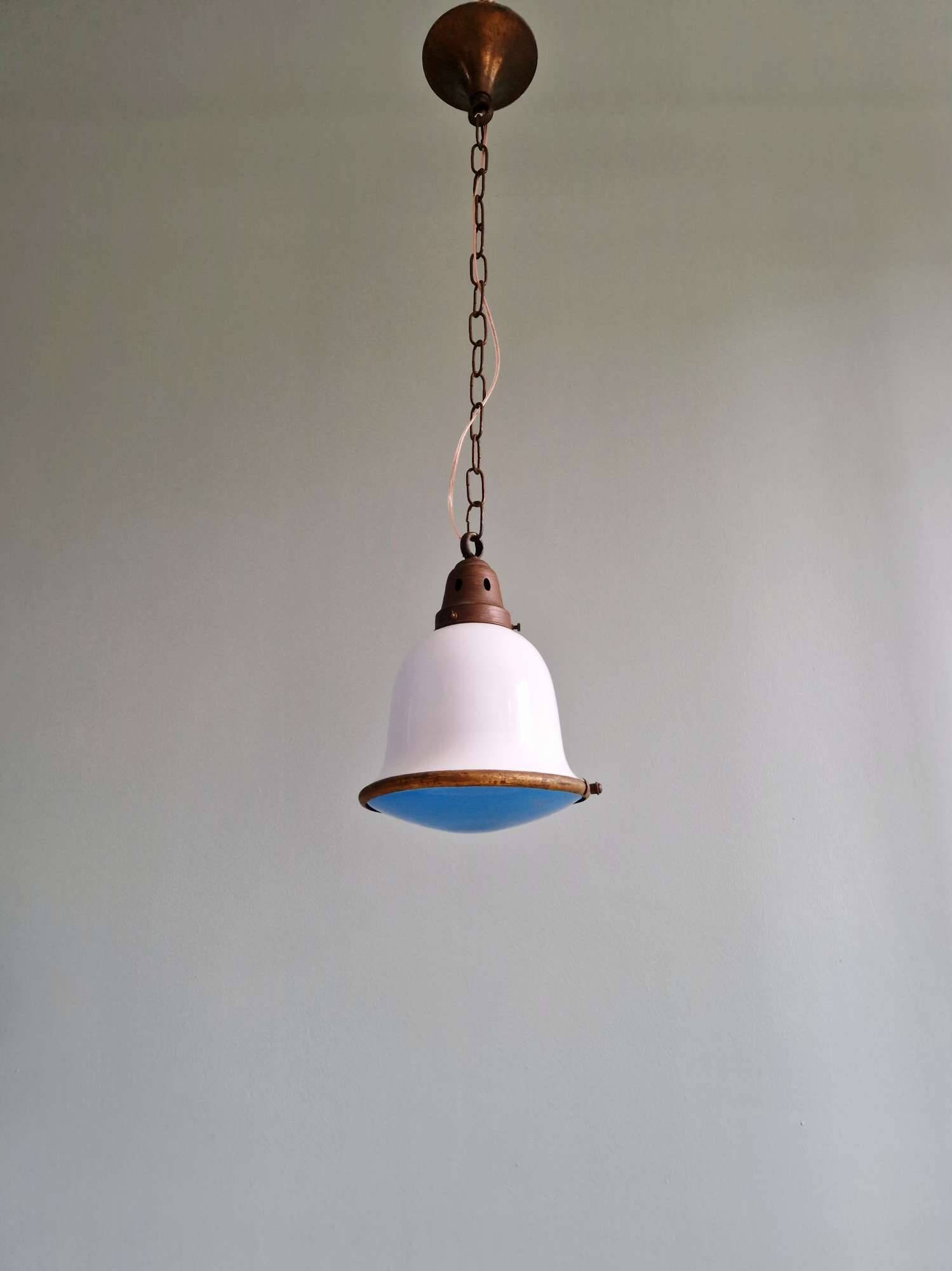 Suspension Bauhaus en opaline blanche et verre satiné bleu, années 1920