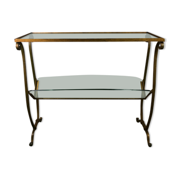 Porte revue bout de canapé doré en fer forgé dorés et plateau de verre 1950
