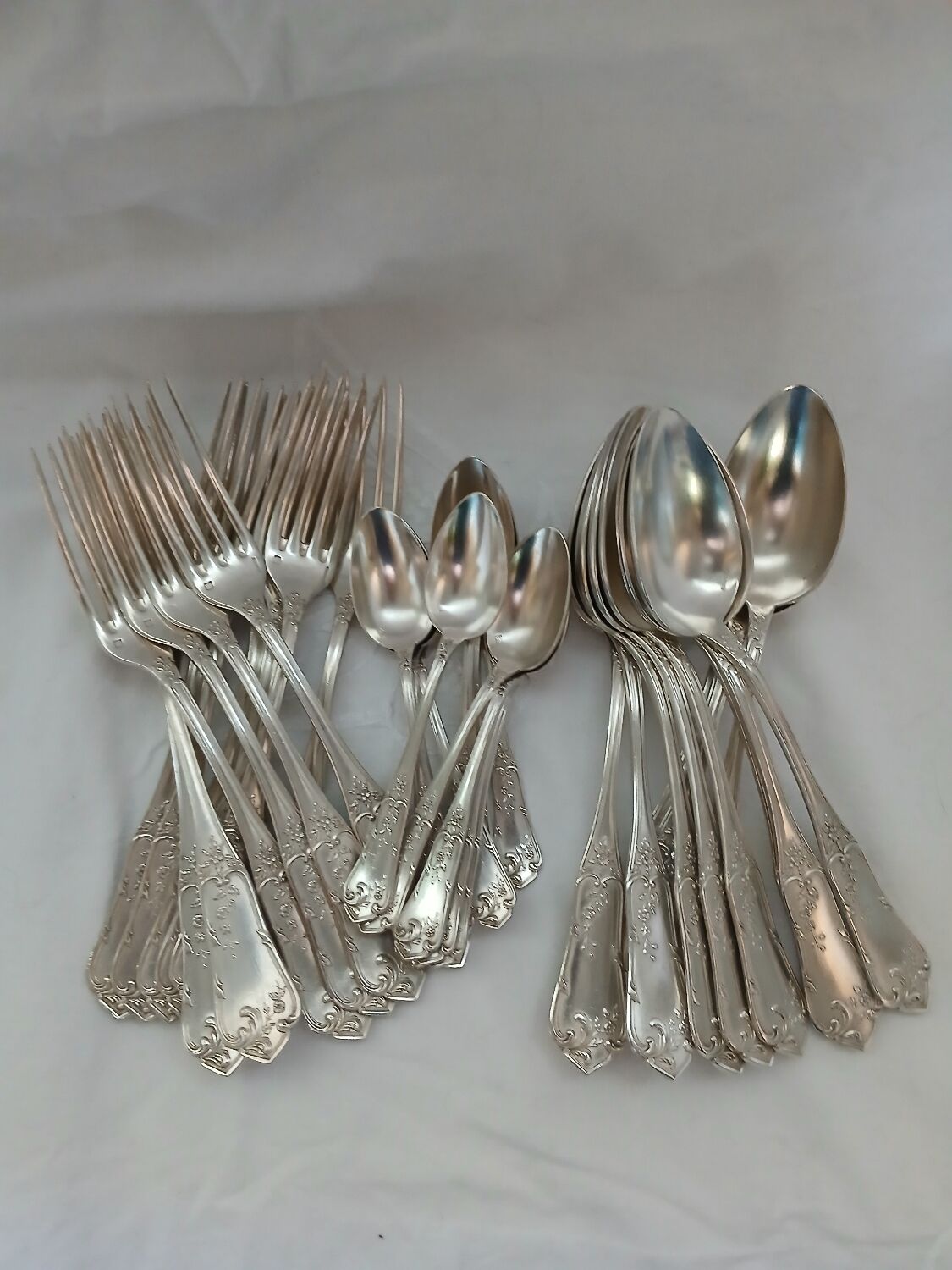 36 antique silver-plated cutlery sets "Boulenger"
