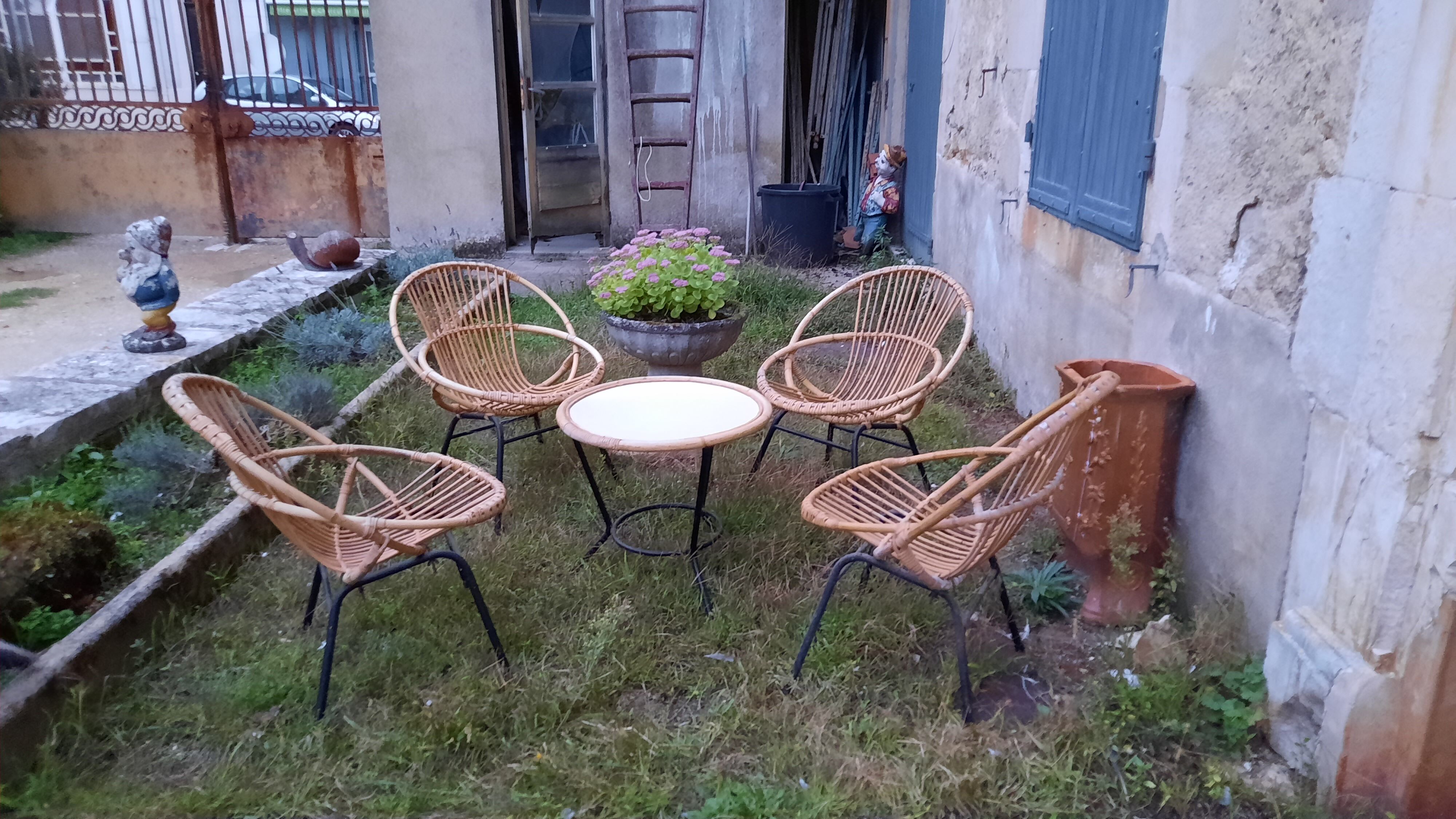 Salon en rotin vintage
