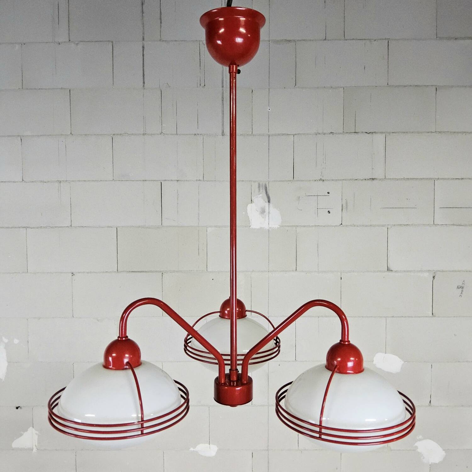 Lampe pendentif vintage rouge de l'ère spatiale / lustre (Stilnovo) Sputnik