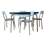 Blue formica table and its 4 chairs
