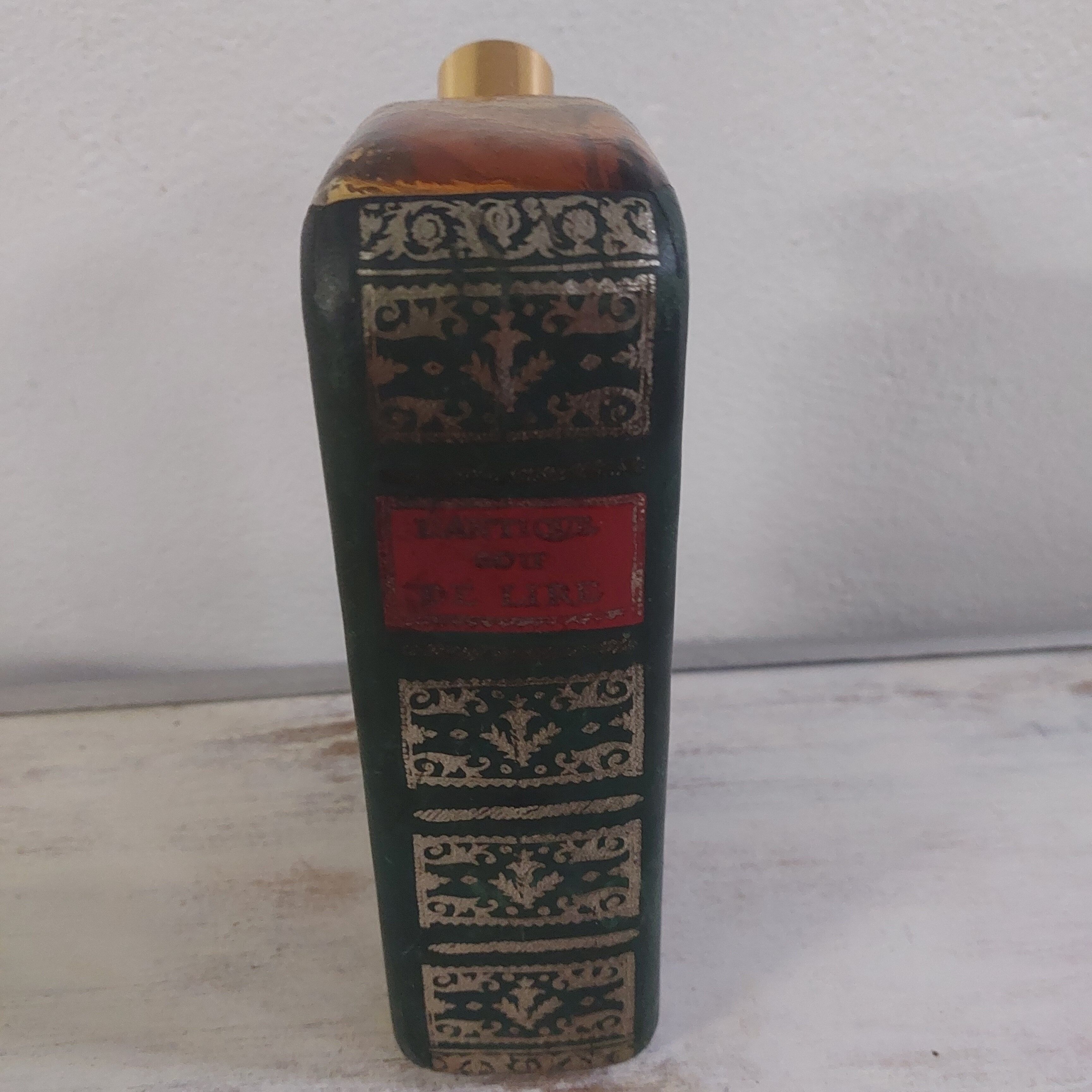 Thick amber glass bottle