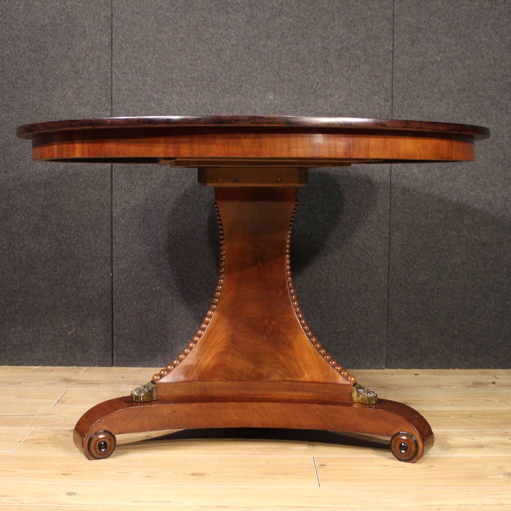 Grande table en acajou du XXe siècle