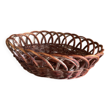 Oval wicker basket