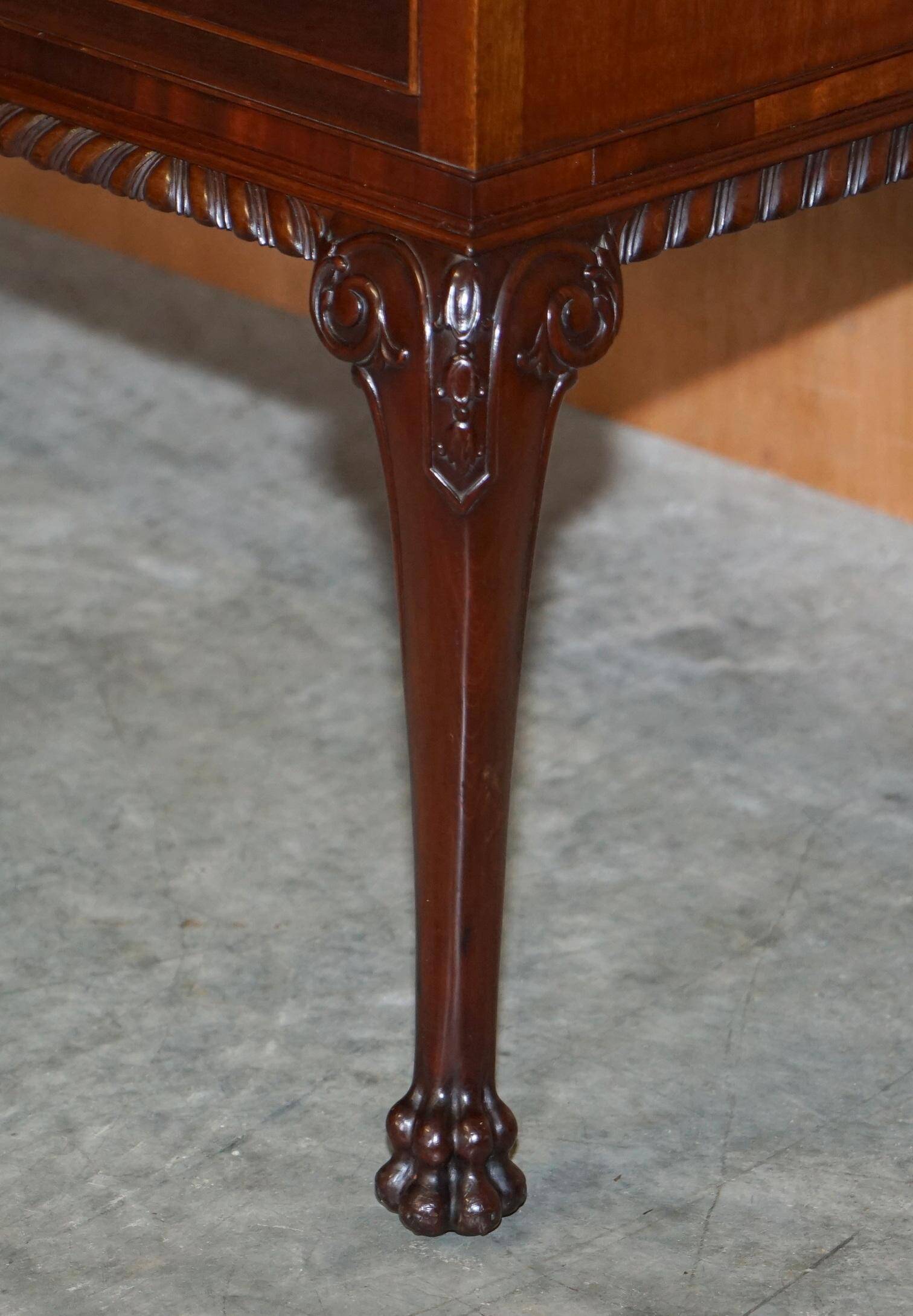 Honduran Mahogany Dressing Table with Lion Paw Carved Legs, Victorian Style