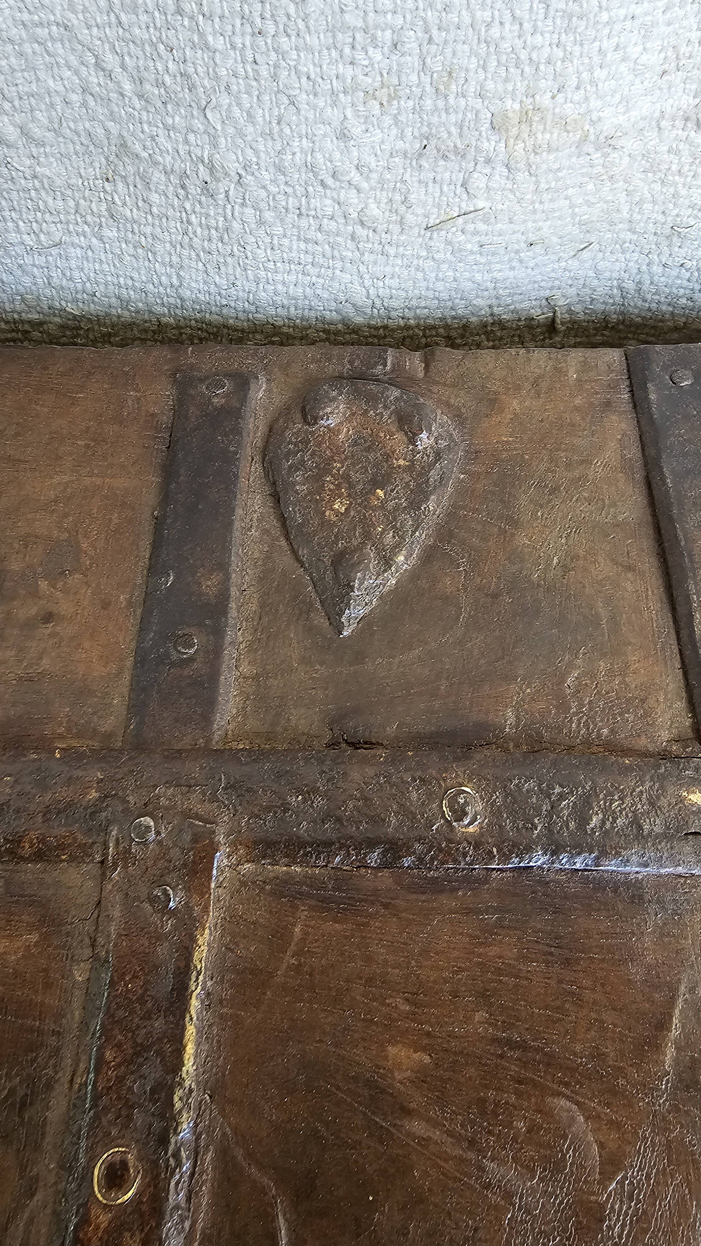 Old chest - dowry console from Bikaner in teak and wrought iron