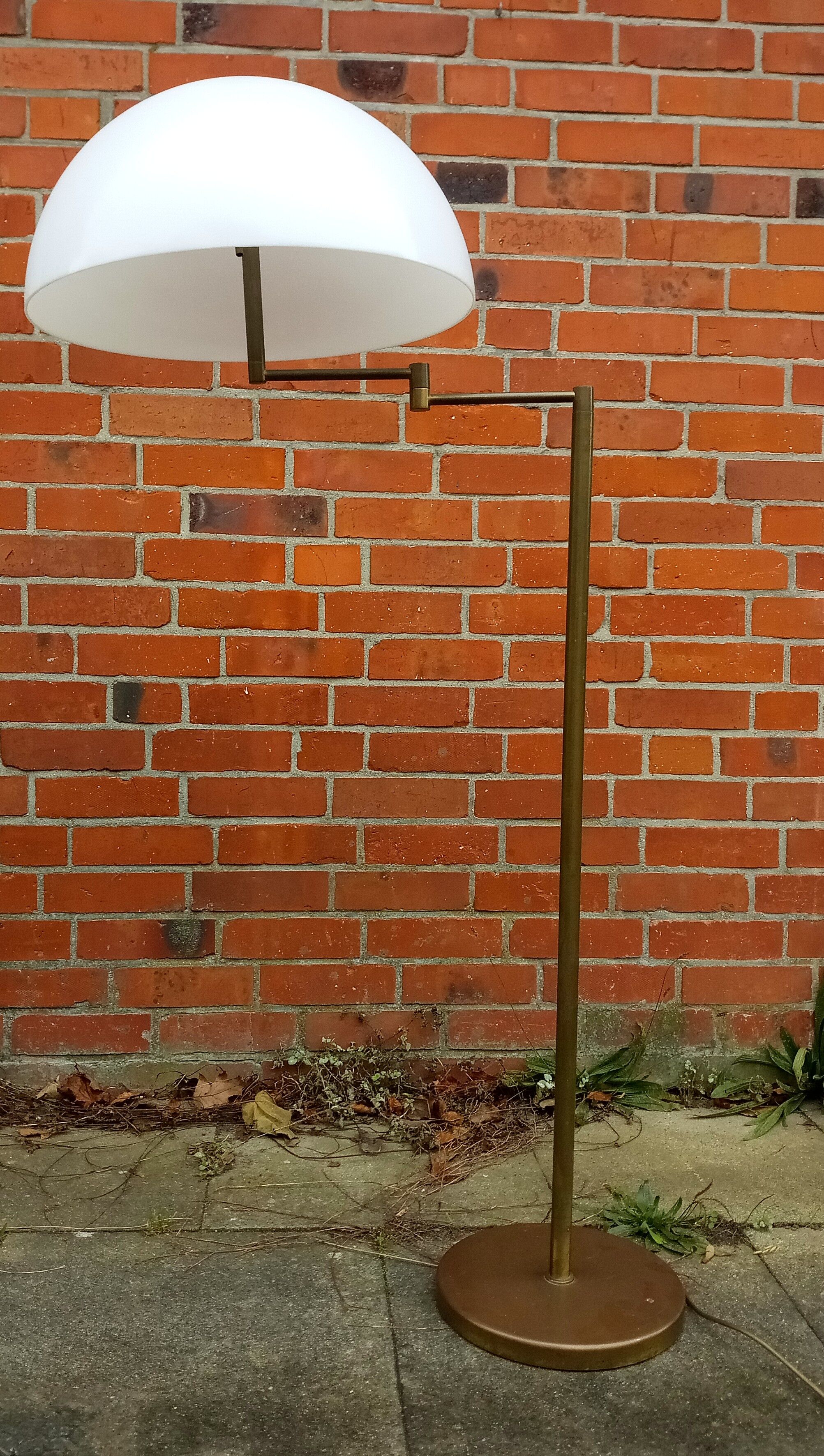 Brass floorlamp by Swiss International