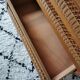 Commode pieds compas en rotin et bois