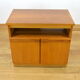 Meuble bas vintage en orme 1970 / 1980