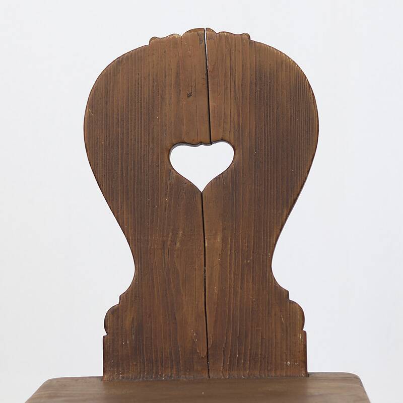 Chaise d'art populaire primitif