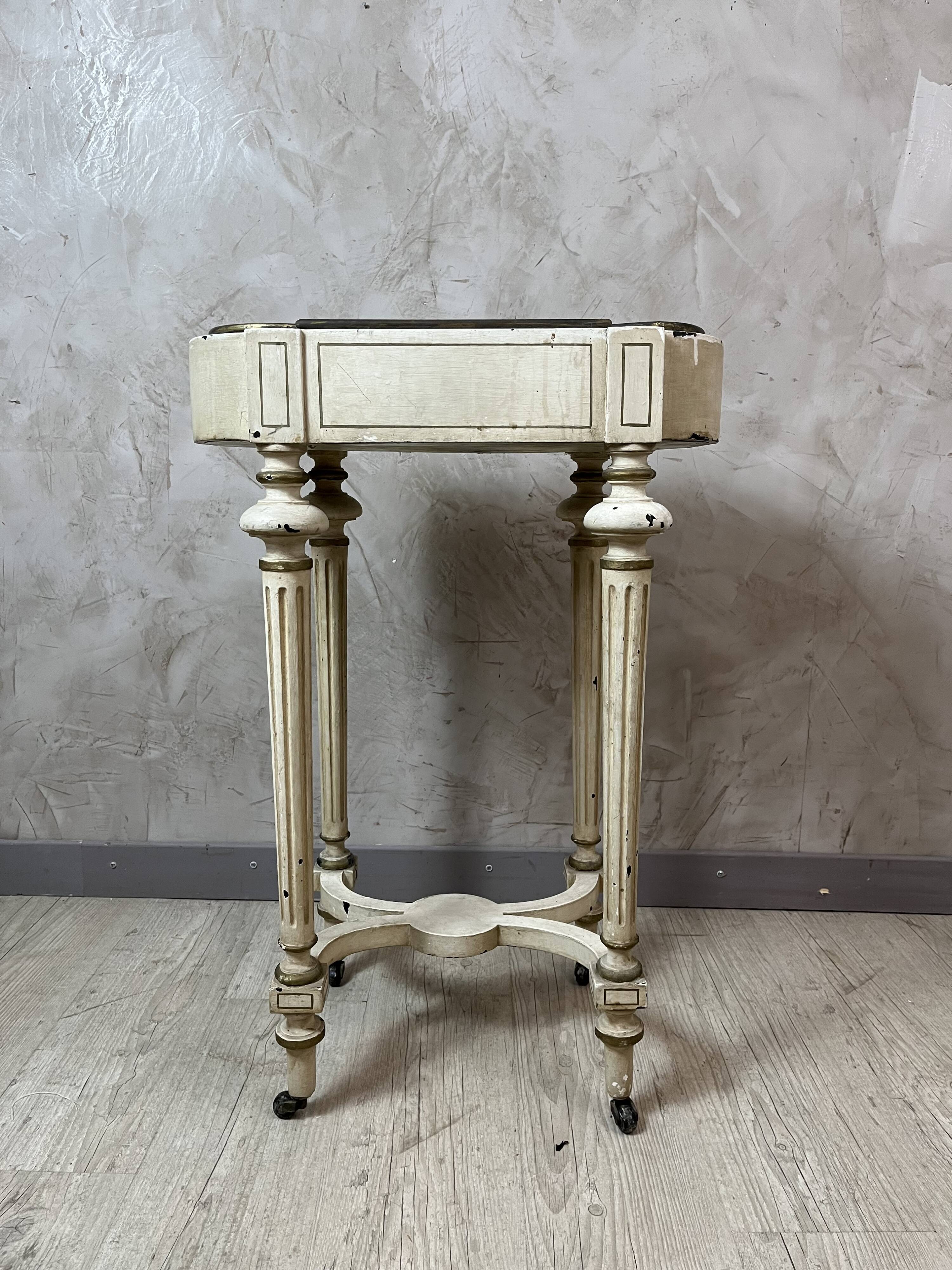 Jardinière Louis XVI en bois peint
