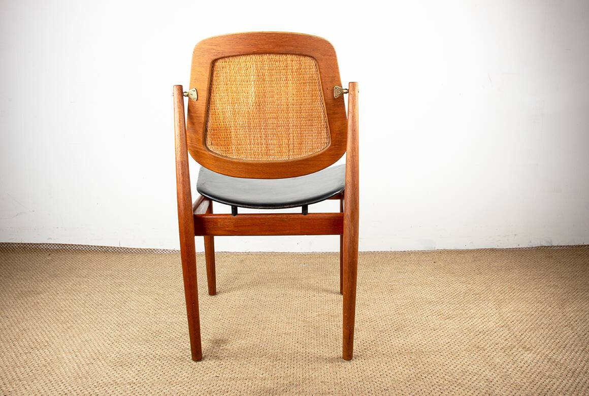 6 Danish chairs in teak, caning and leather, model FD 187 by Arne Vodder.