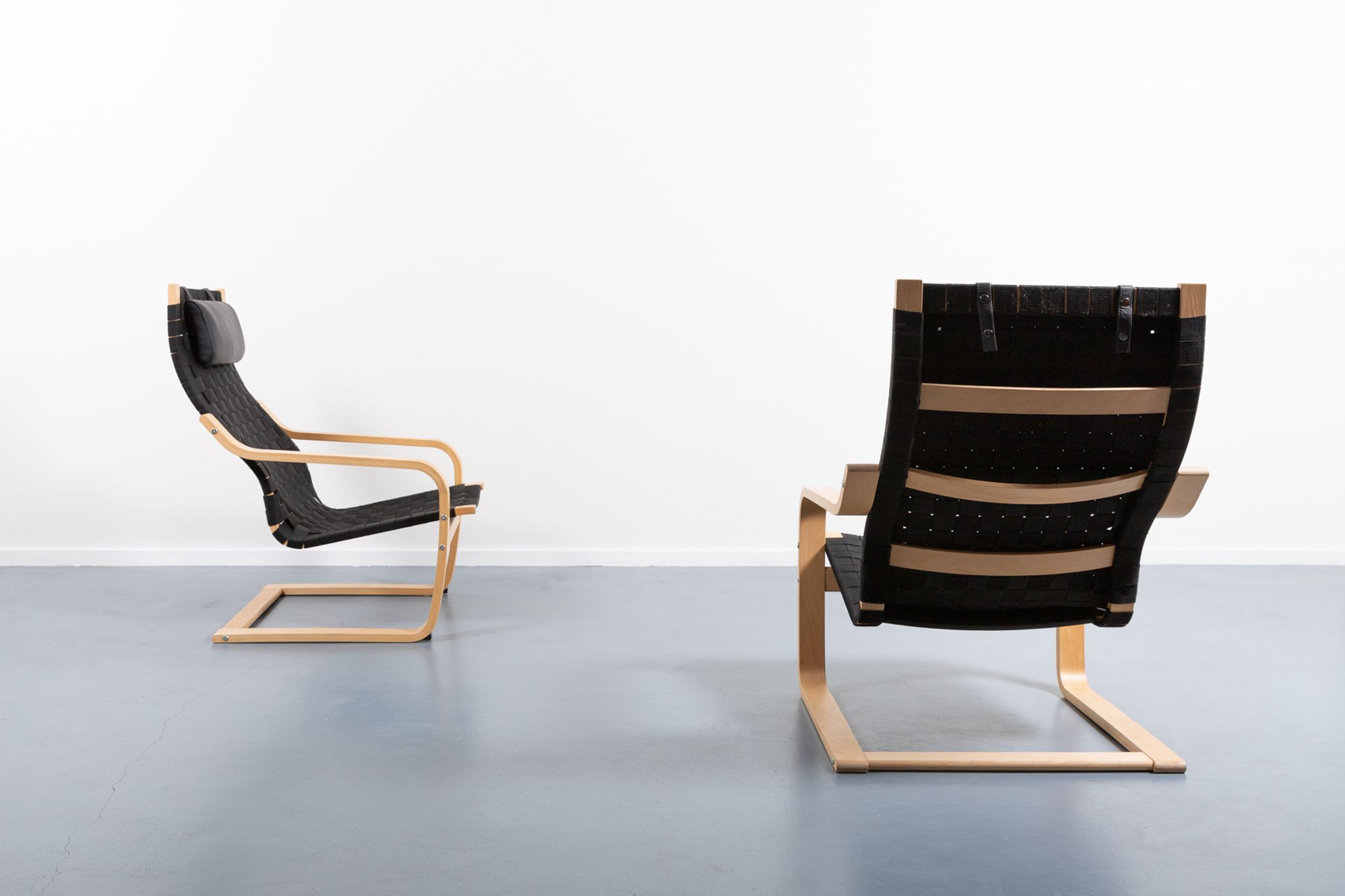 Set of 2 Scandinavian braided sun loungers