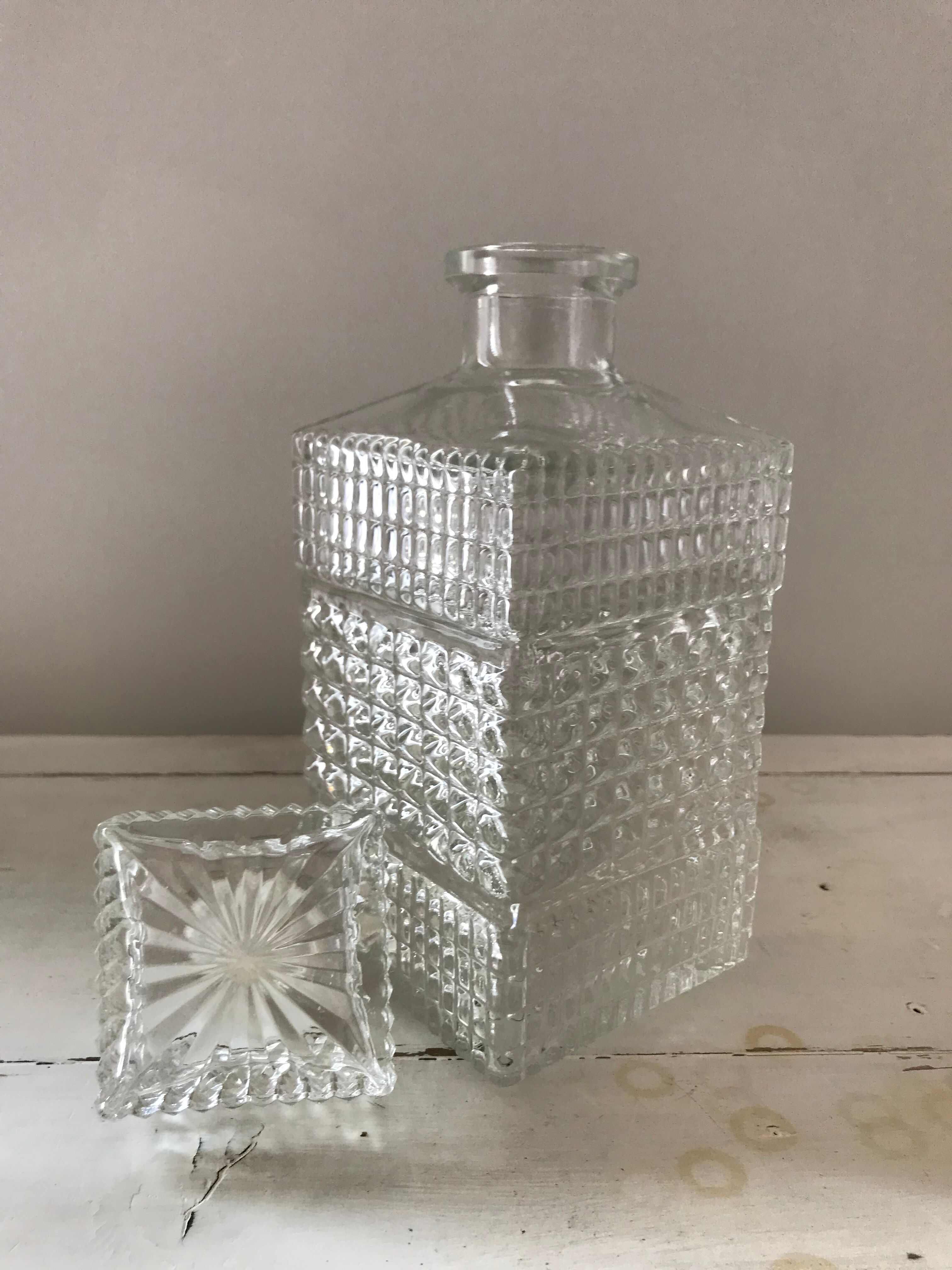Whiskey decanter