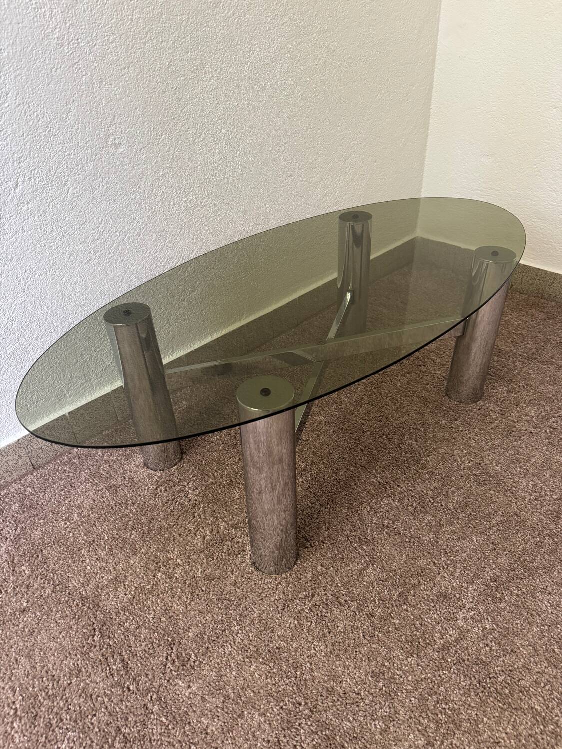 Table basse métal chromé verre fumé années 70