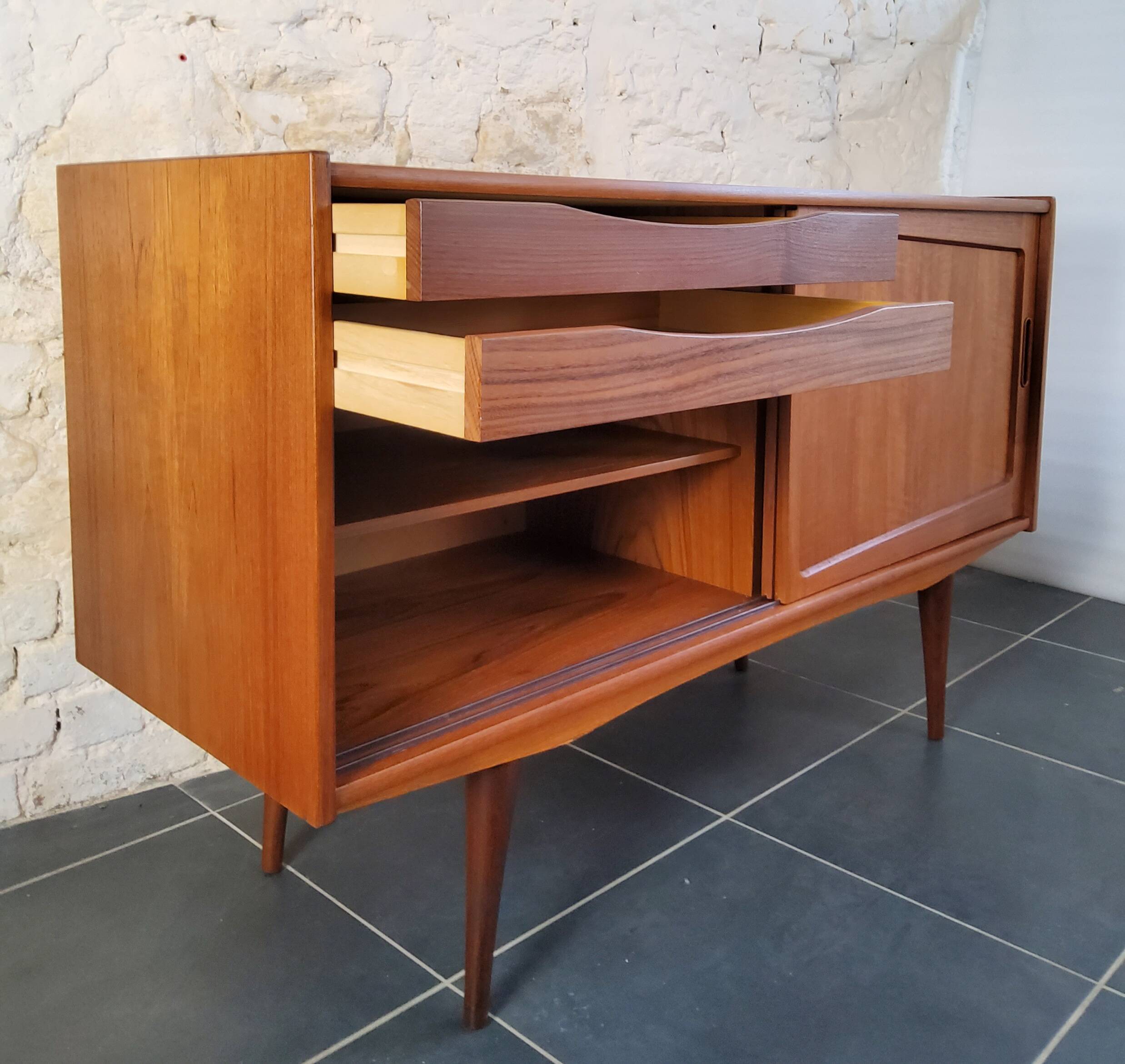 Scandinavian sideboard with sliding doors and drawers - teak