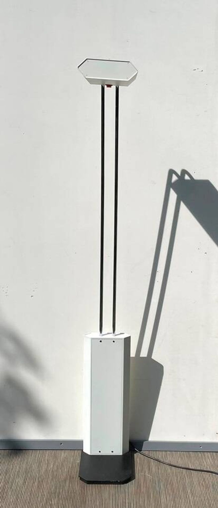 Lampadaire halogène Regent. Vintage 80s