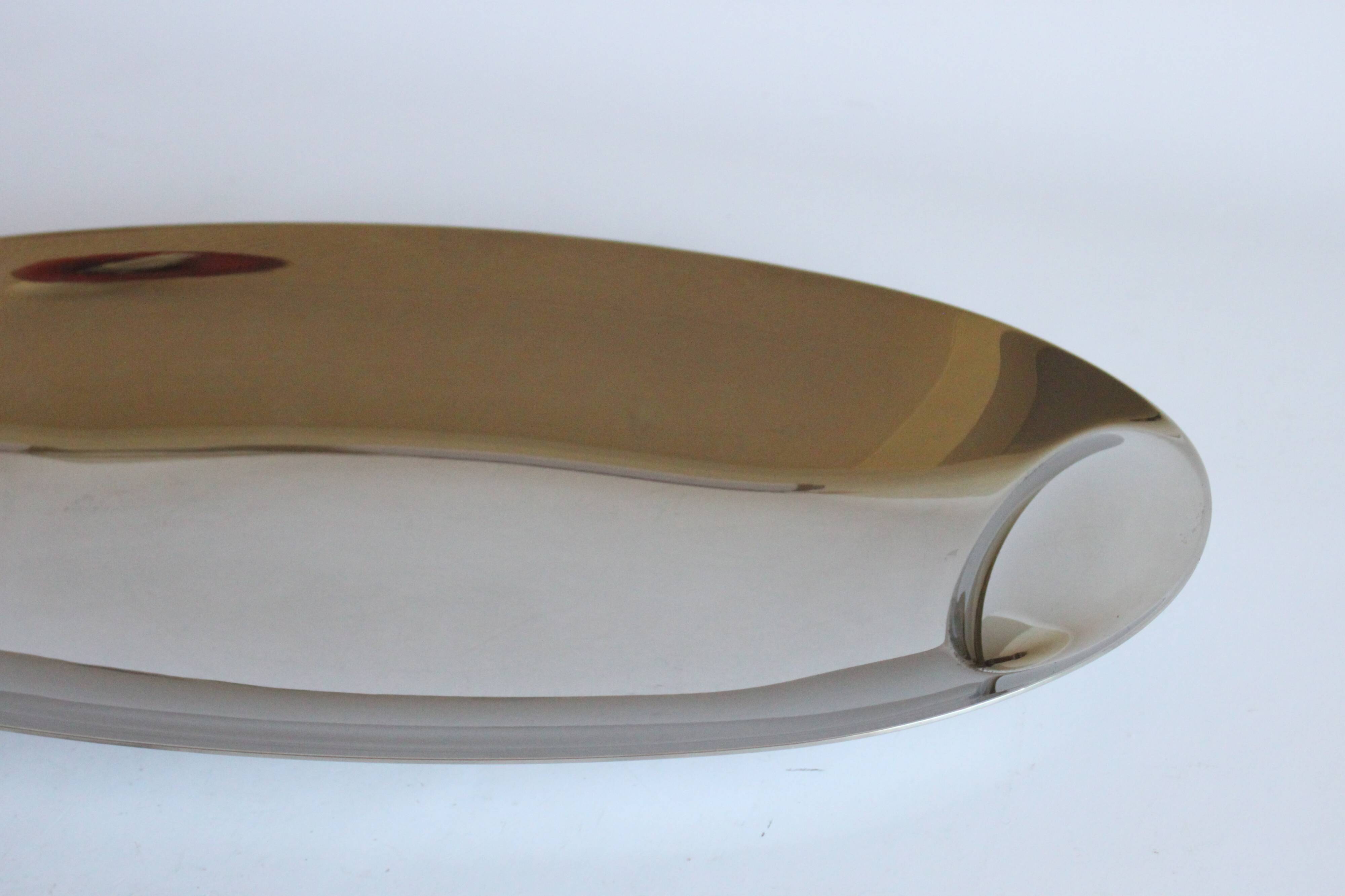 Modernist serving dish or tray by Lino Sabattini for Zani & Zani, Italy 1970s.