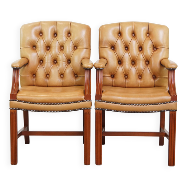 Lot de 2 chaises Chesterfield en cuir de vachette couleur cognac clair