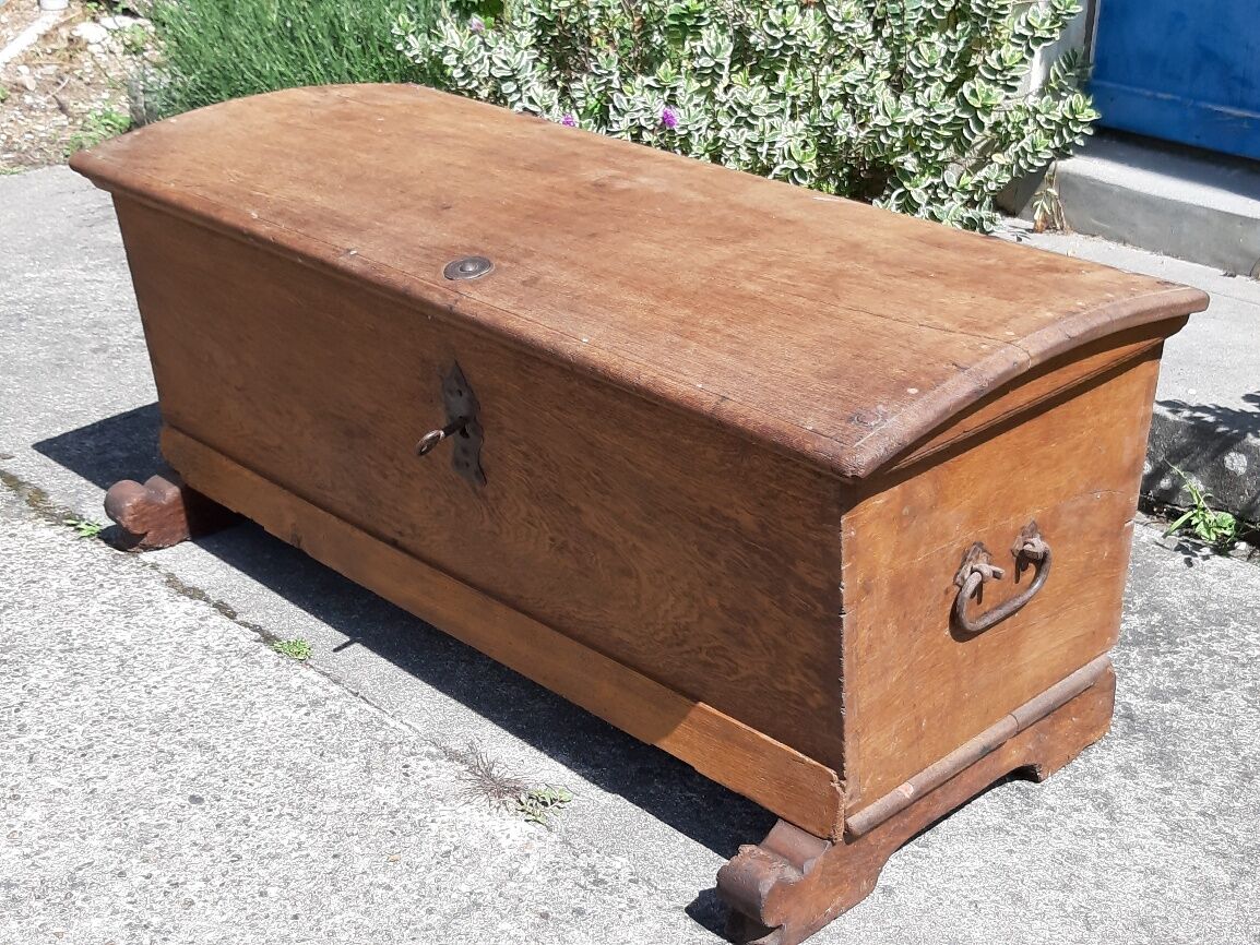 Oak wedding chest, XIXth century