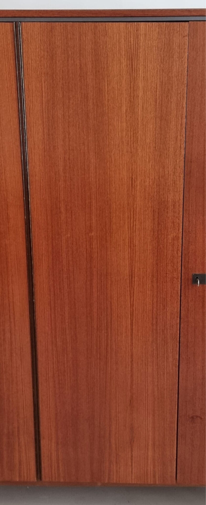 Armoire du milieu du siècle