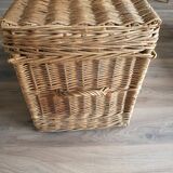 Wicker trunk