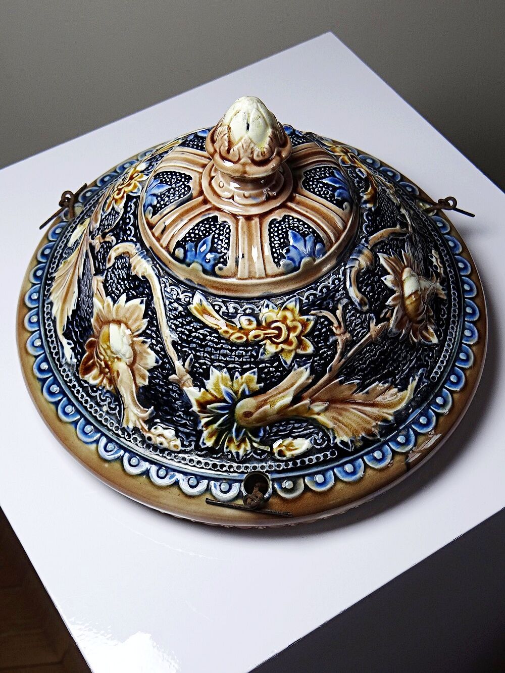 Antique hanging planter from the early 19th-20th century in Art Nouveau majolica.