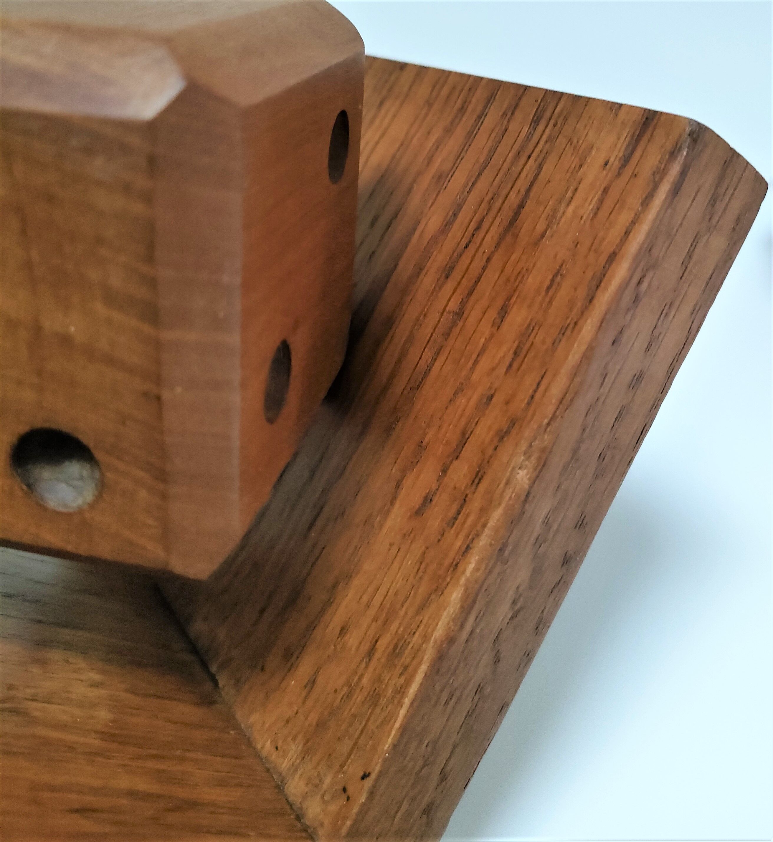 Pair of bookends style Art Deco oak decoration dice