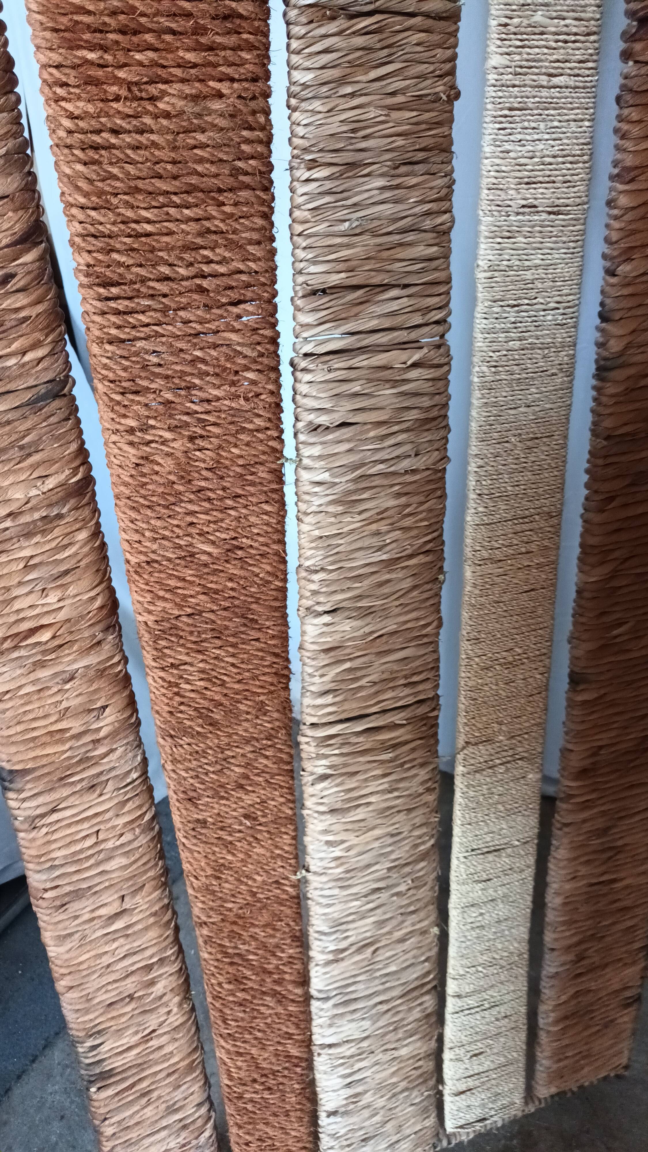 Three-panel screen in natural fibre