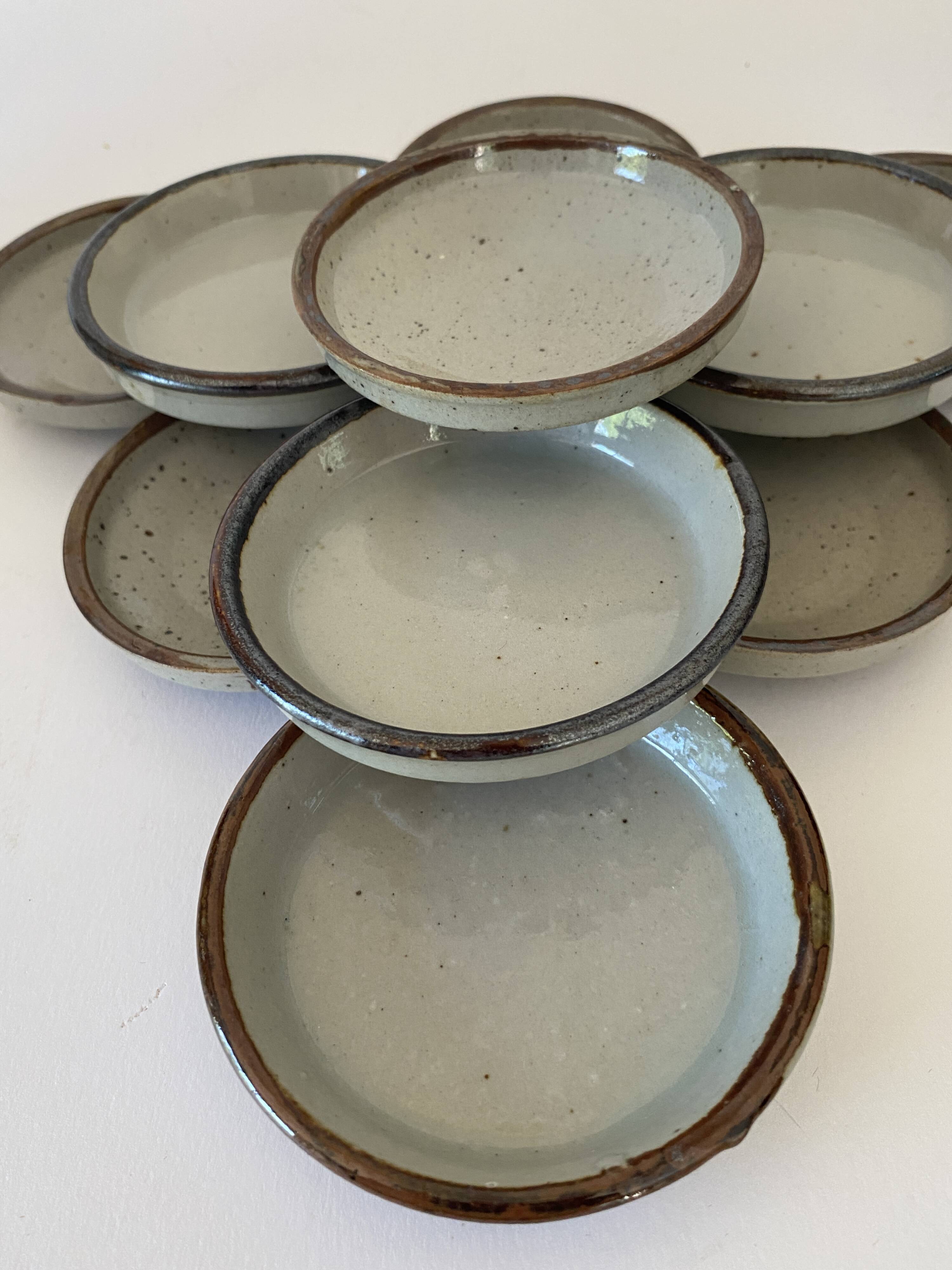 10 Individual spice and sauce cups