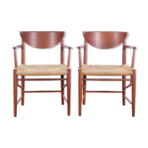 Paire de fauteuils scandinaves en teck modèle 317