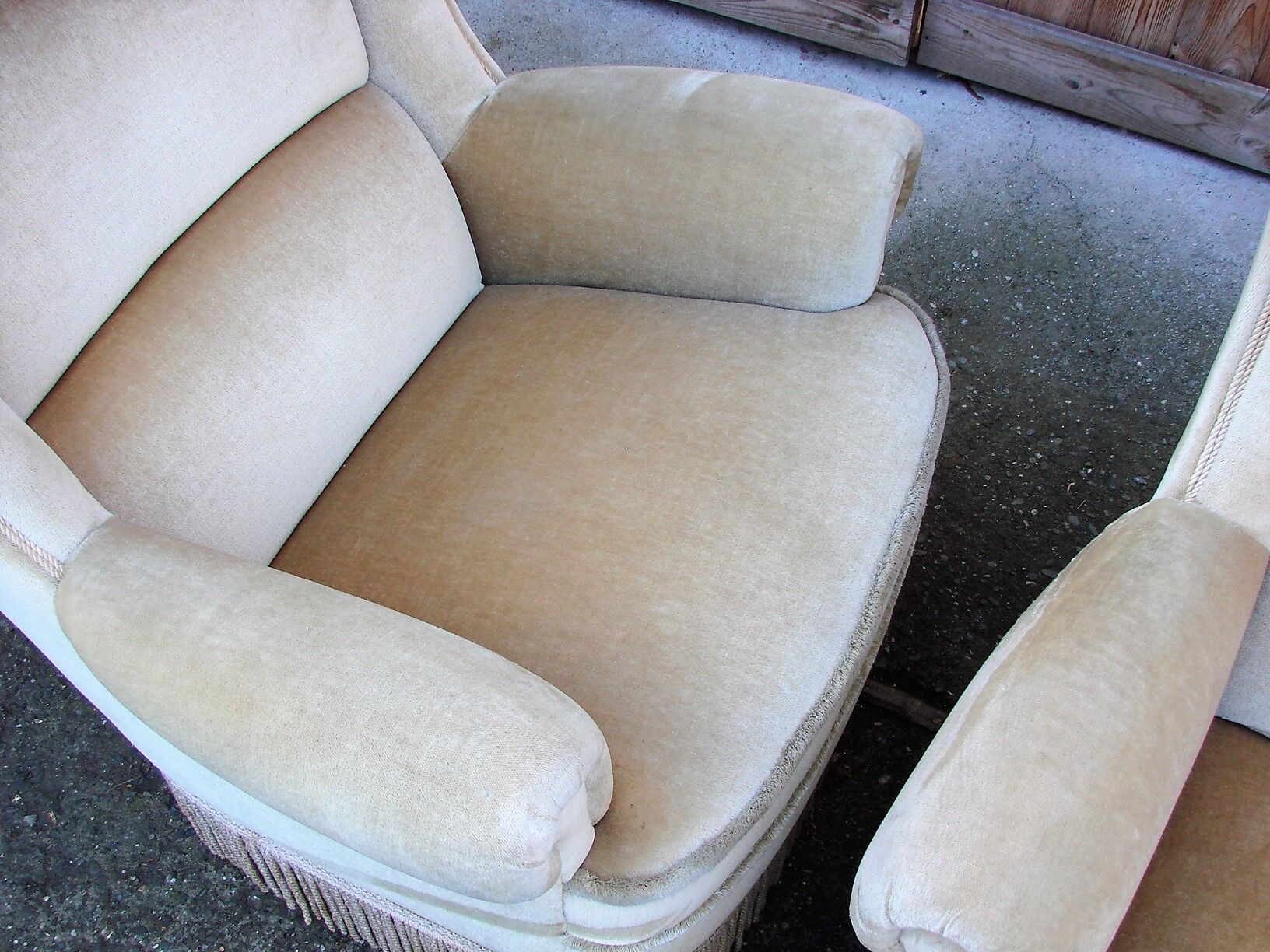 A pair of uszak armchairs, 70’s
