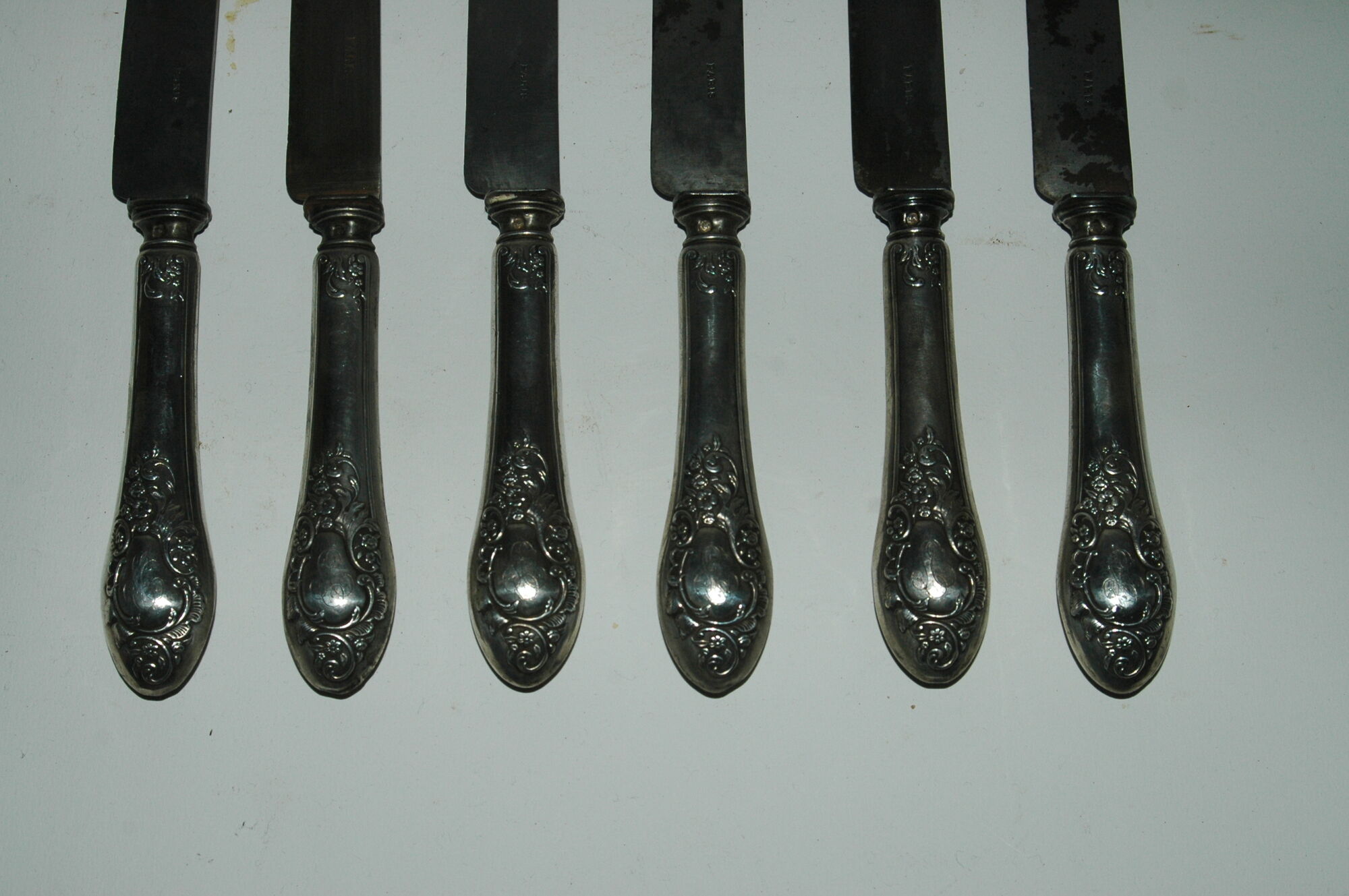 6 steel blade knives sleeves solid silver embossed punch minerve