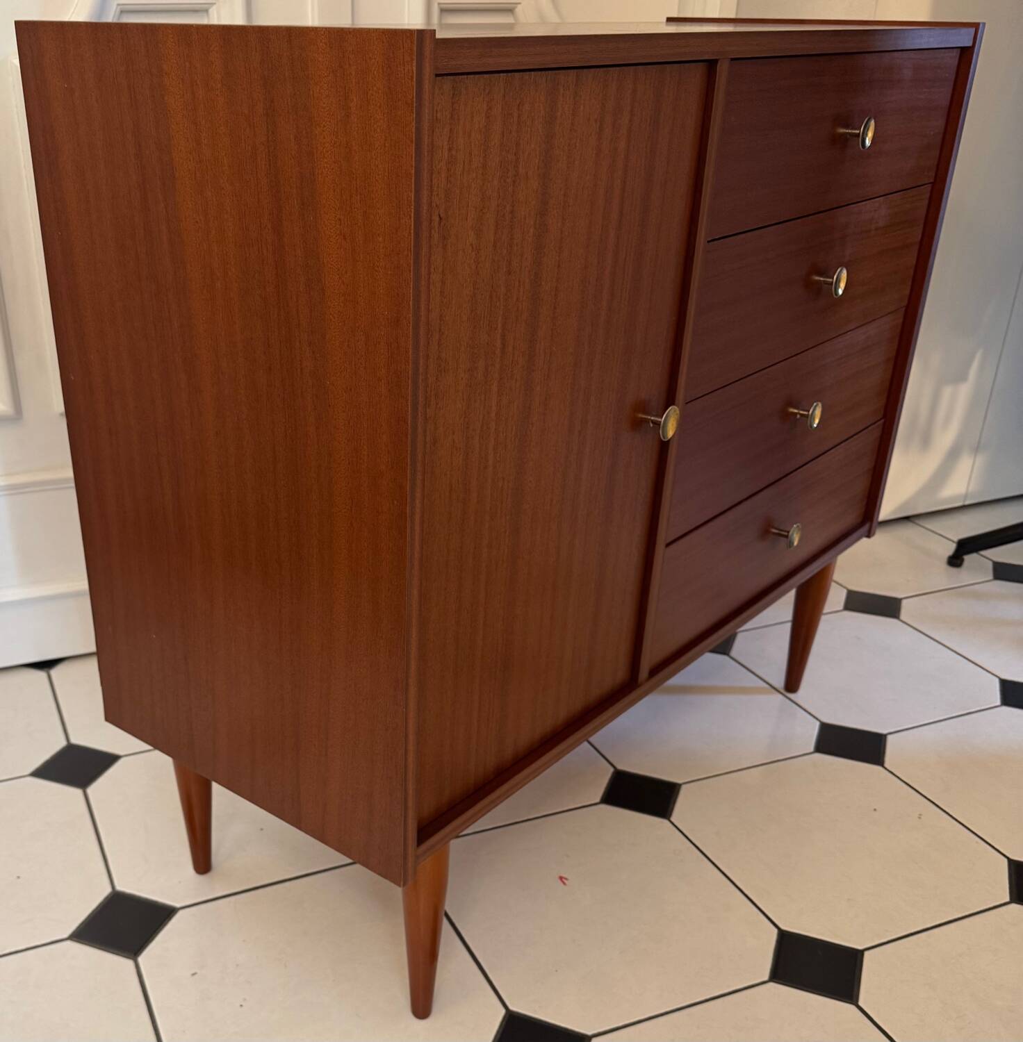Vintage Scandinavian sideboard/sideboard
