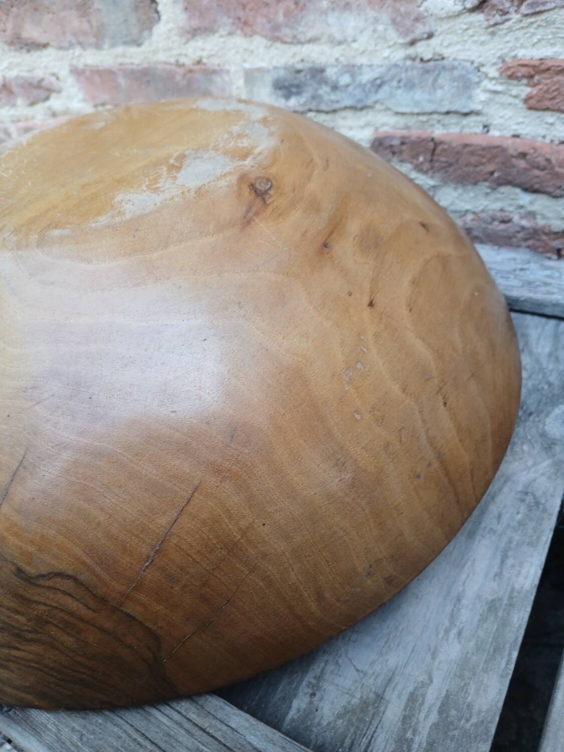 Olive wood salad bowl/fruit bowl