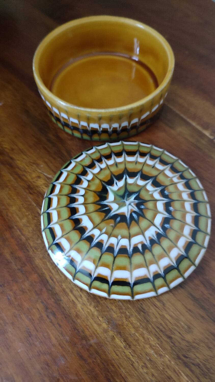 Art Deco ceramic jewelry box with spiral pattern
