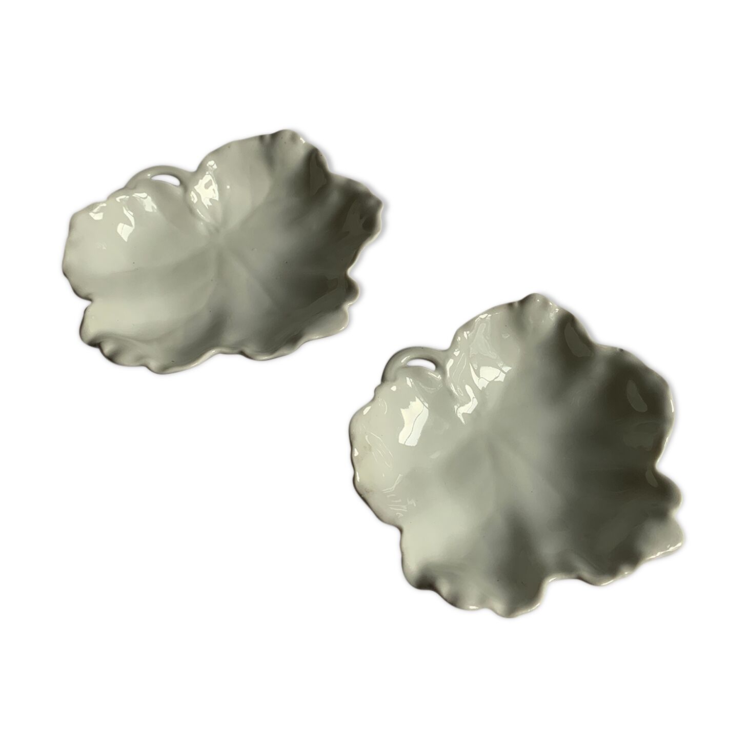 Porcelain ramekins vine leaf