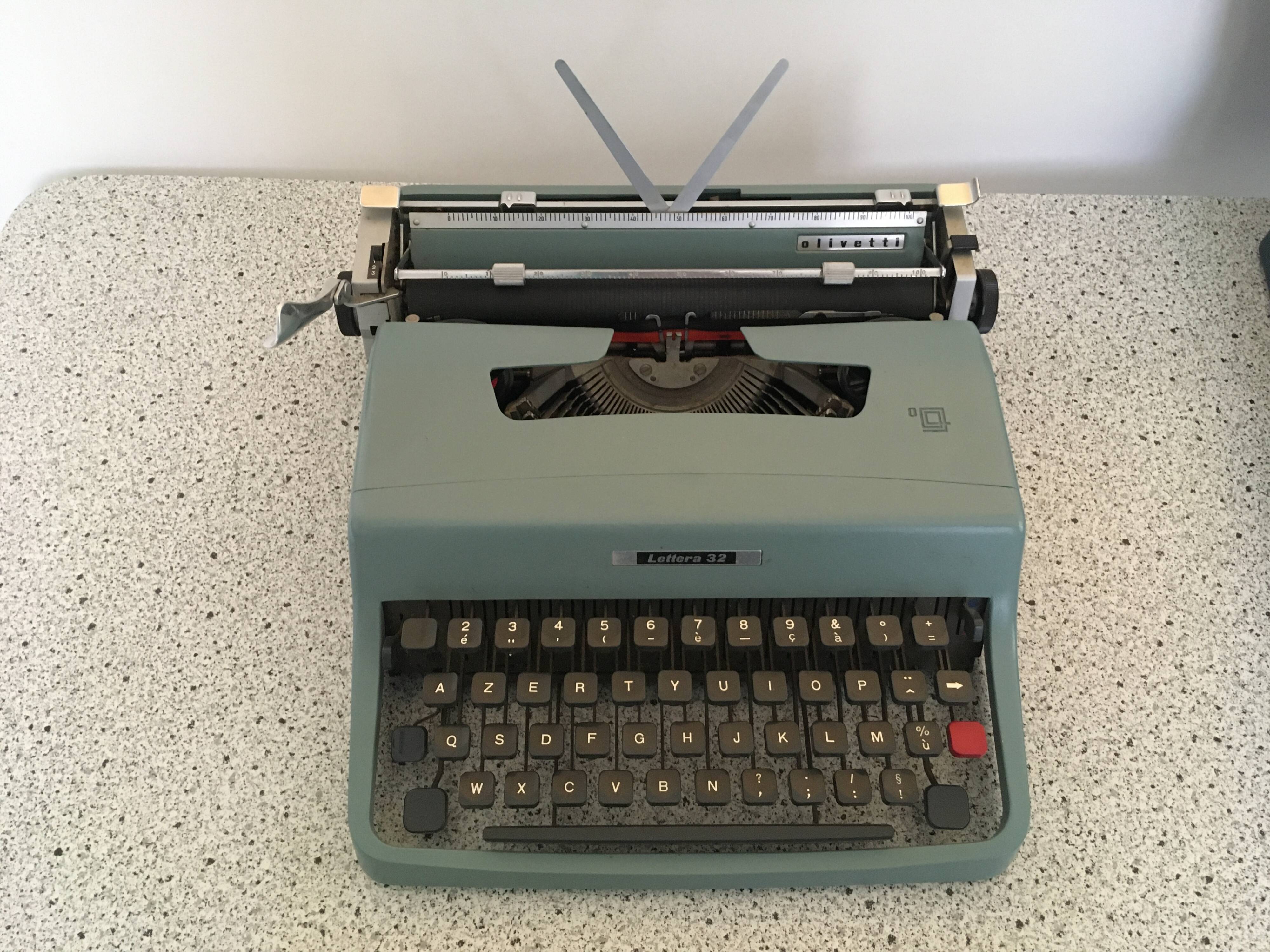 Olivetti Lettera 32 typewriter