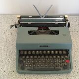 Olivetti Lettera 32 typewriter
