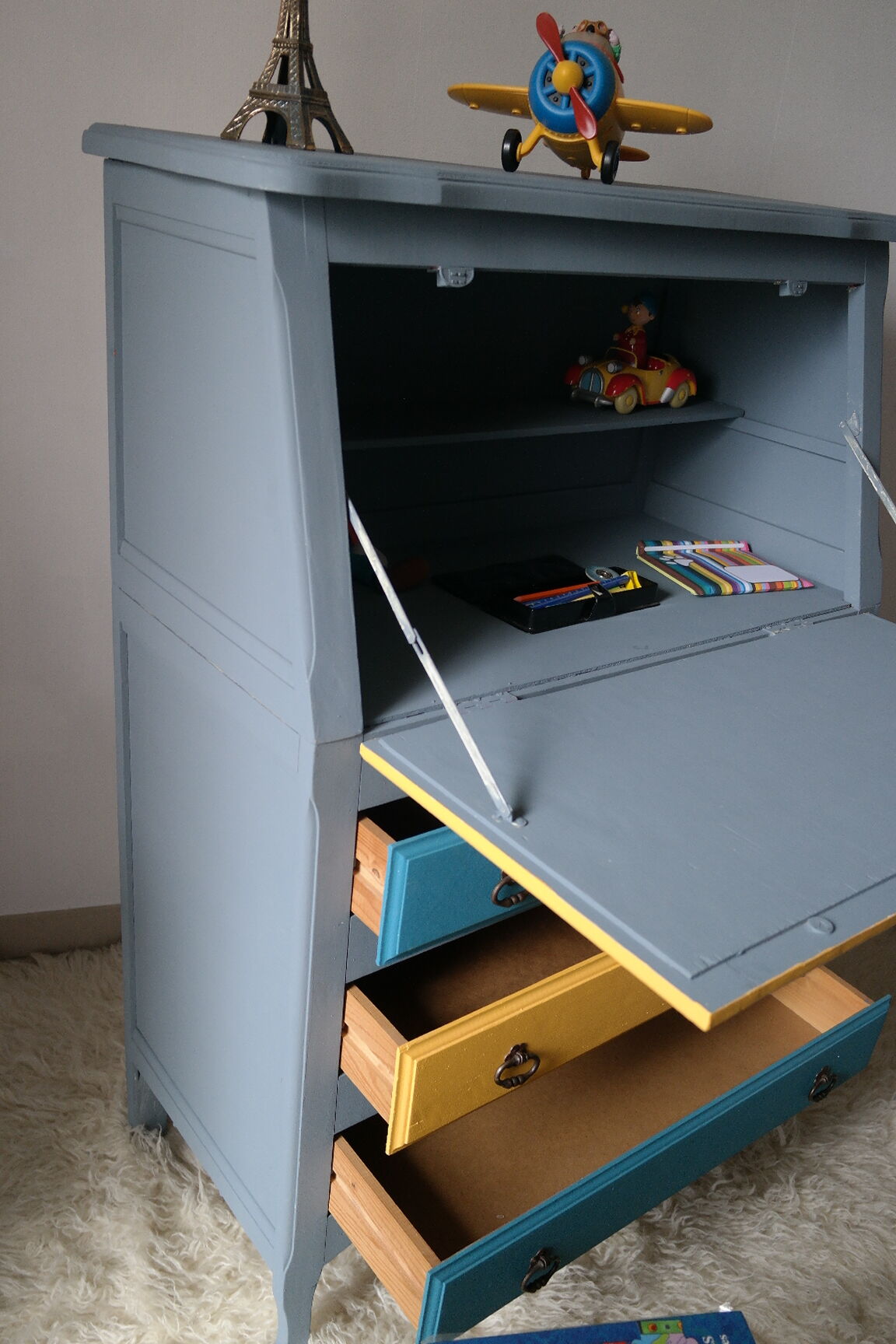 Bureau enfant dos d'âne vintage relooké