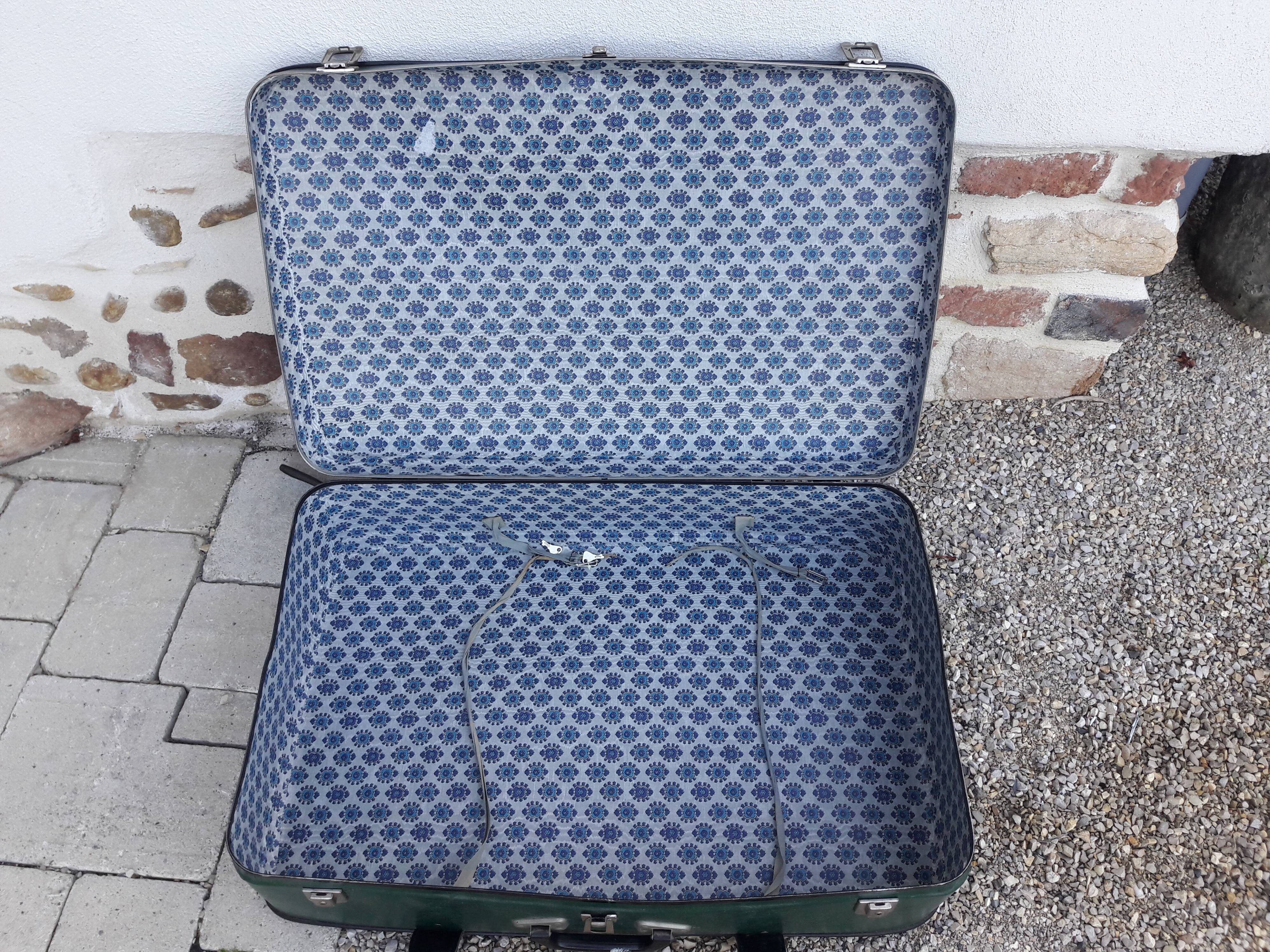 Boiled cardboard suitcase 76x49 cm