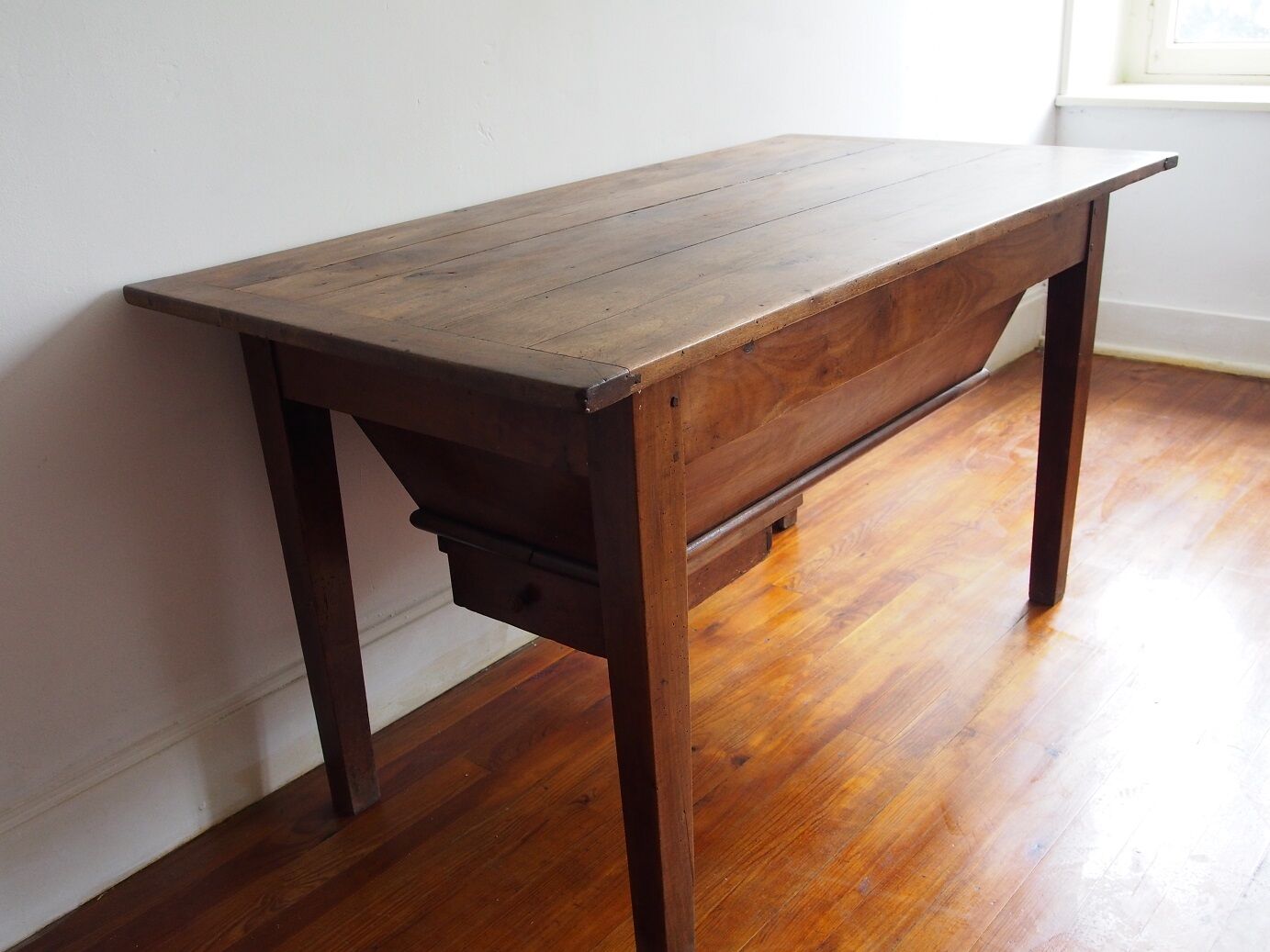 Farm table