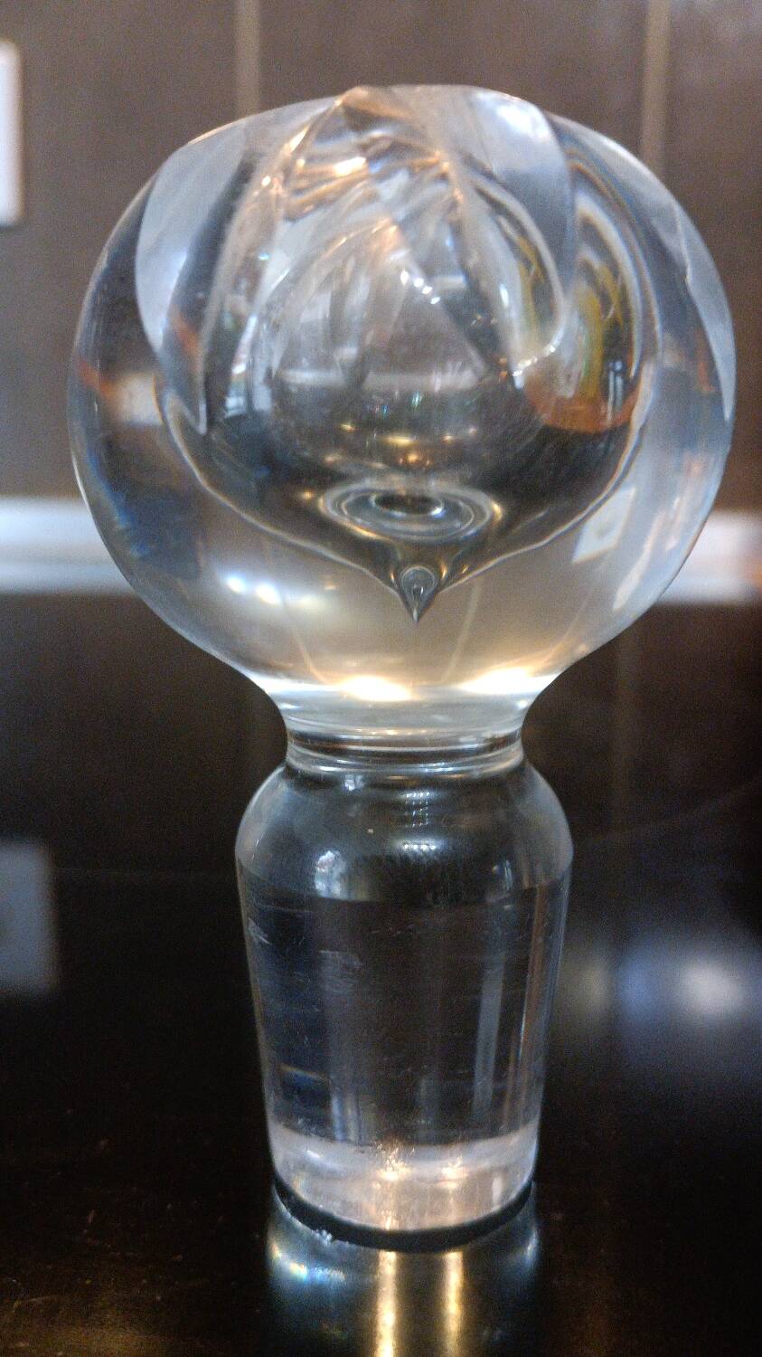 Saint Louis crystal whiskey decanter, Manathan model