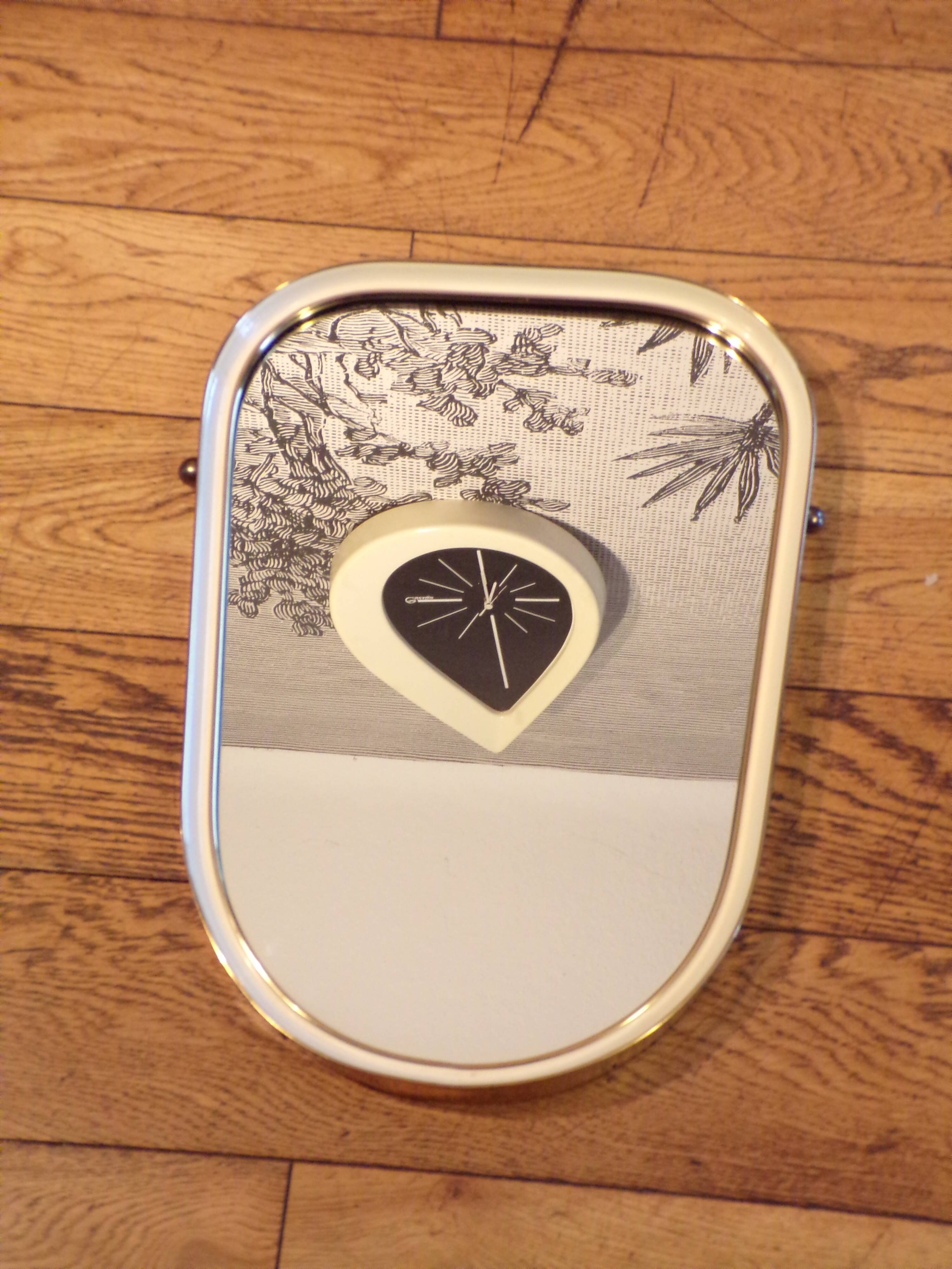 Free-form mirror 31x41cm